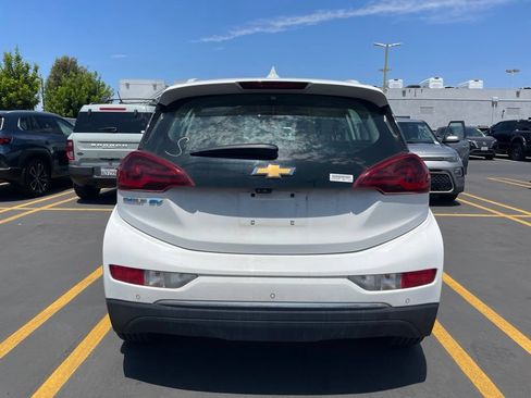 Used 2017 Chevrolet Bolt Premier w/ Driver Confidence II Package FWD image 3