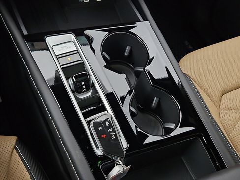 New 2026 Volkswagen Atlas Cross Sport SE image 13