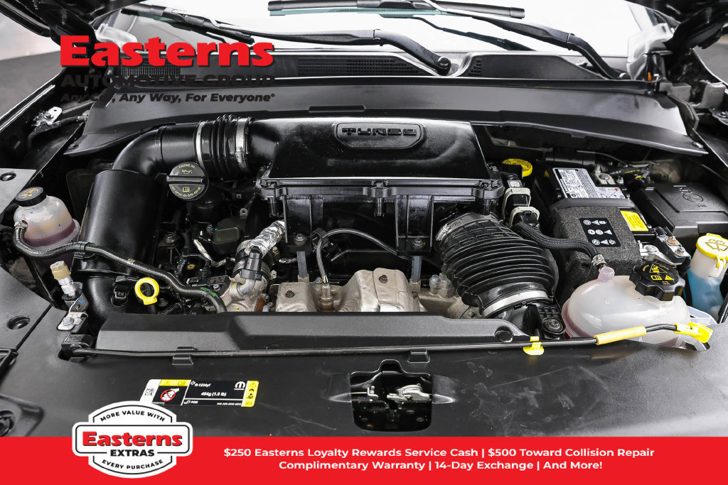 Used 2025 Jeep Compass Latitude w/ Sun & Sound Group AWD/4WD image 8