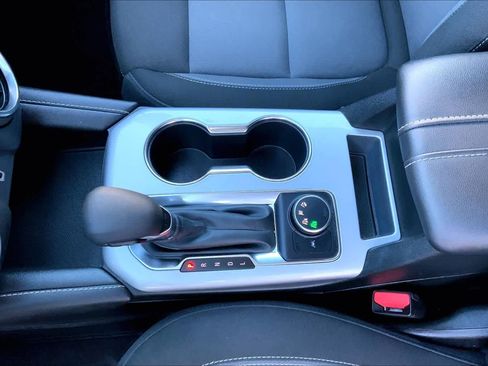 Used 2025 Chevrolet Blazer LT image 13