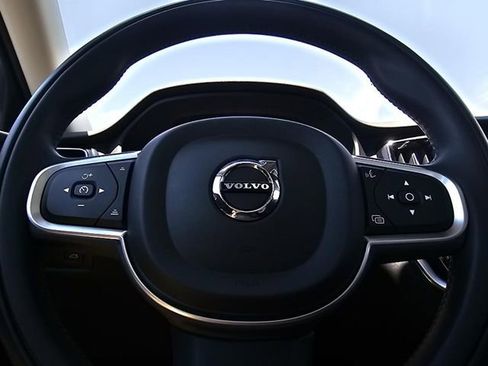 Used 2022 Volvo S60 B5 Momentum w/ Premium Package image 29