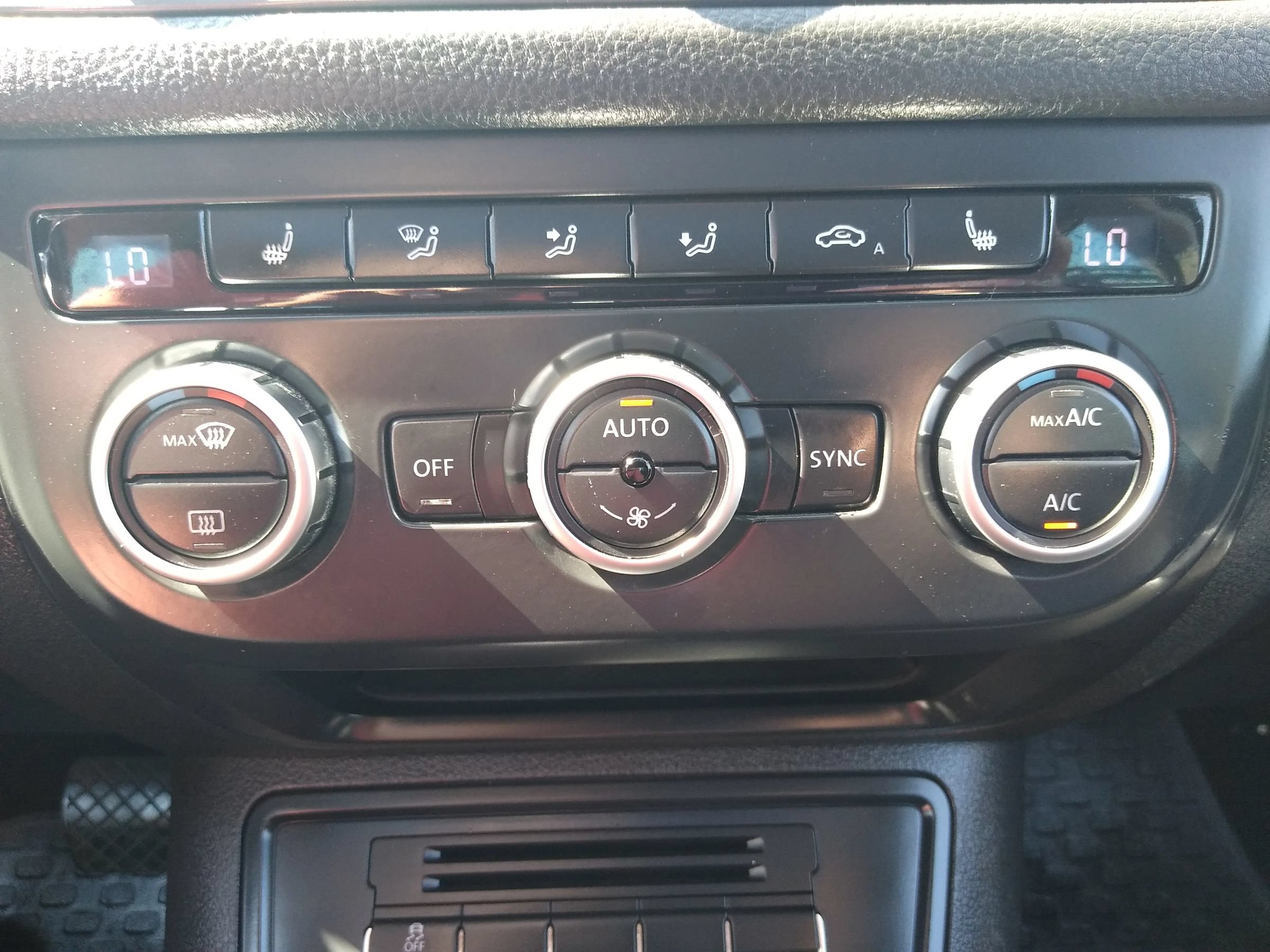 Used 2014 Volkswagen Tiguan SEL AWD/4WD image 22