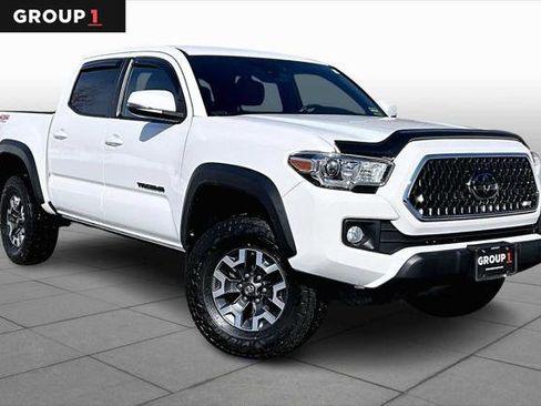 Certified 2018 Toyota Tacoma TRD Off-Road w/ Technology Package image 2