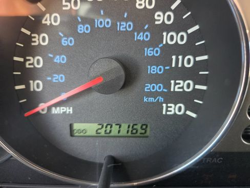 Used 2003 Toyota Land Cruiser AWD/4WD image 20