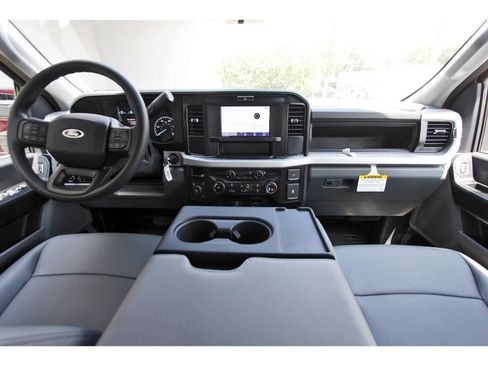 New 2025 Ford F550 4x4 Supercab Super Duty image 8