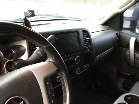 Used 2010 Chevrolet Silverado 3500 LT w/ Interior Plus Package image 7