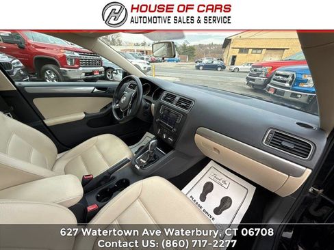 Used 2018 Volkswagen Jetta SE image 33