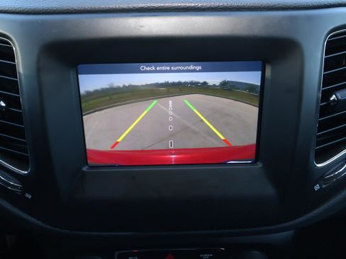 Used 2017 Jeep Compass Latitude w/ Popular Equipment Group image 28