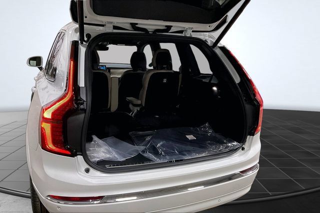 New 2026 Volvo XC90 B5 Ultra AWD/4WD image 7