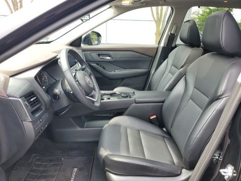 Certified 2023 Nissan Rogue SV w/ SV Premium B Package AWD/4WD image 5