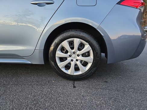 Used 2022 Toyota Corolla LE image 32