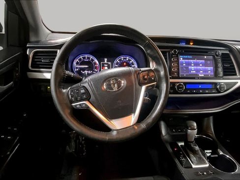 Used 2015 Toyota Highlander Limited Platinum AWD/4WD image 6