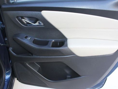 Used 2022 Chevrolet Traverse LS image 15