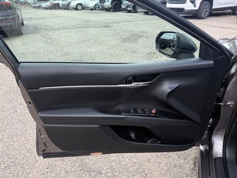 Used 2019 Toyota Camry SE w/ 4 Season Floor Mat Package FWD image 12
