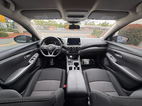 Used 2025 Nissan Sentra SV FWD image 18