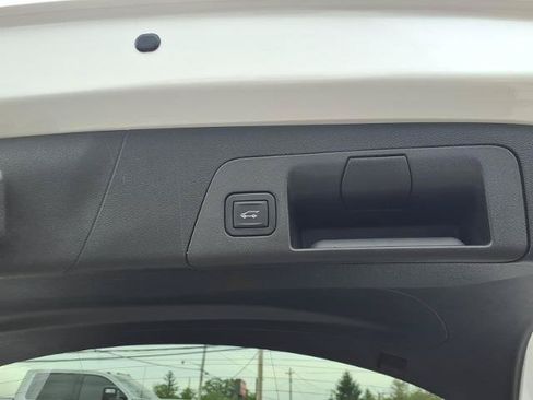 Certified 2023 Buick Envision Avenir AWD/4WD image 13