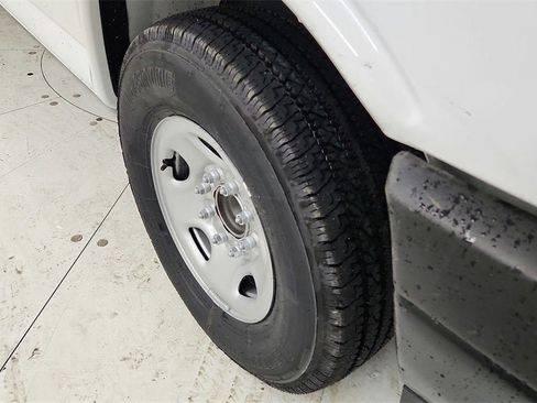 New 2025 Chevrolet Express 2500 image 30