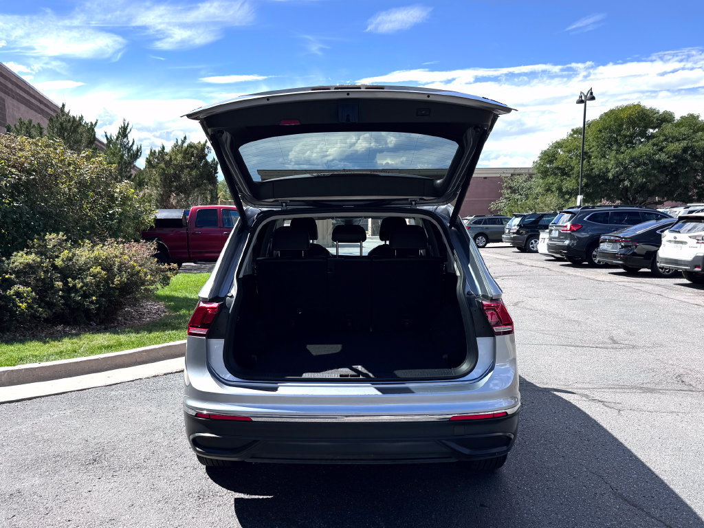 Used 2024 Volkswagen Tiguan SE AWD/4WD image 11