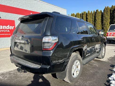 Used 2024 Toyota 4Runner SR5 Premium image 3