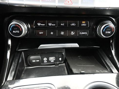 Used 2021 Kia Stinger GT-Line image 21