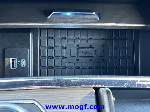 Used 2024 Ford Expedition Limited RWD image 10