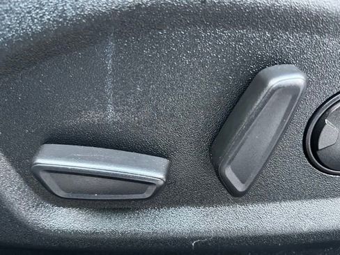 Used 2022 Ford Edge Titanium image 11