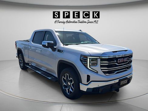 Used 2022 GMC Sierra 1500 SLT w/ SLT Premium Plus Package AWD/4WD image 7