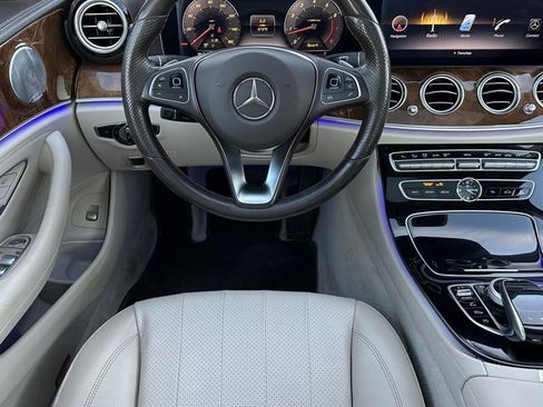 Certified 2018 Mercedes-Benz E 300 4MATIC image 6