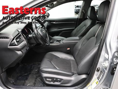 Used 2023 Toyota Camry XSE FWD image 14