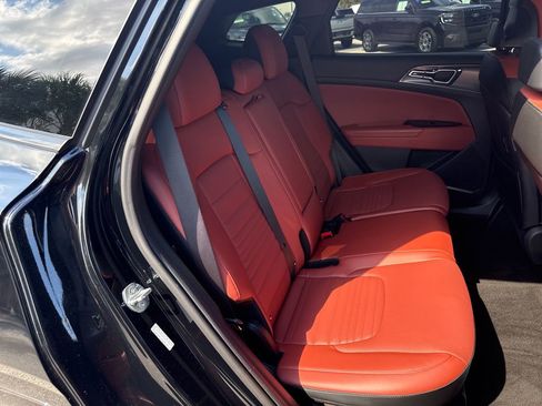 Used 2023 Kia Sportage SX image 27