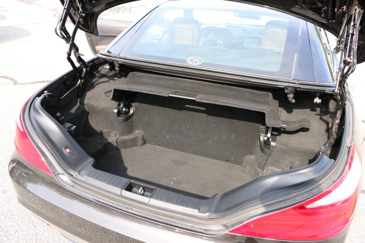 Used 2014 Mercedes-Benz SL 550 image 32