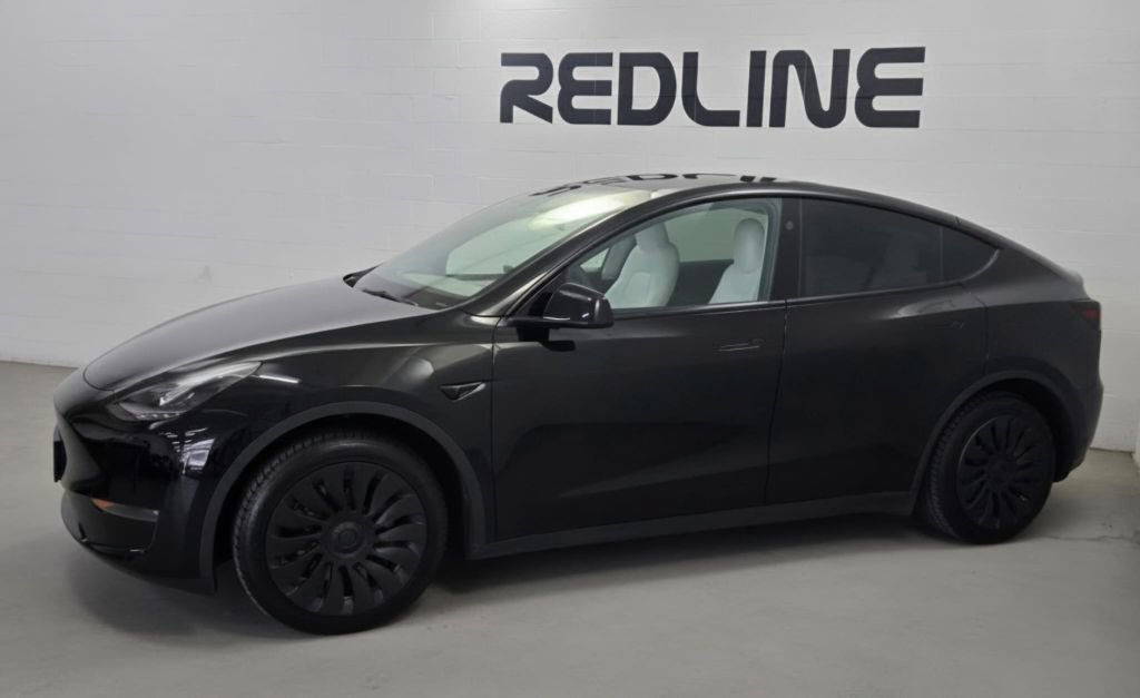 Used 2023 Tesla Model Y AWD image 2