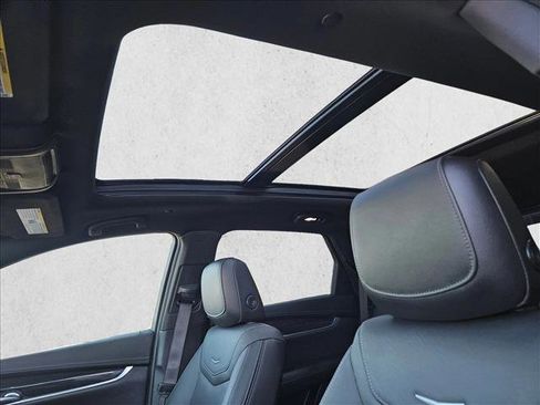 Used 2021 Cadillac XT5 Premium Luxury image 17