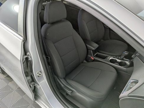 Used 2017 Chevrolet Cruze LT image 25