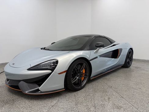 Used 2019 McLaren 570S Spider RWD image 2