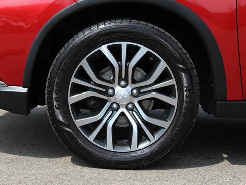 Used 2017 Mitsubishi Outlander ES FWD image 24