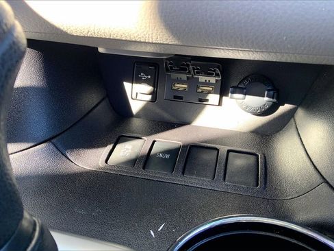 Used 2019 Toyota Highlander LE image 16