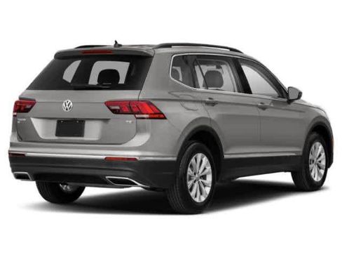 Used 2020 Volkswagen Tiguan SE AWD/4WD image 2