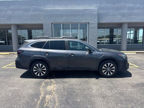 Used 2023 Subaru Outback Limited AWD/4WD image 3