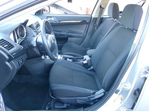 Used 2016 Mitsubishi Lancer ES image 10