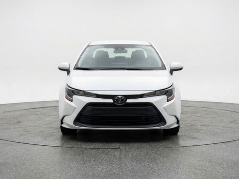 Used 2025 Toyota Corolla LE FWD image 2