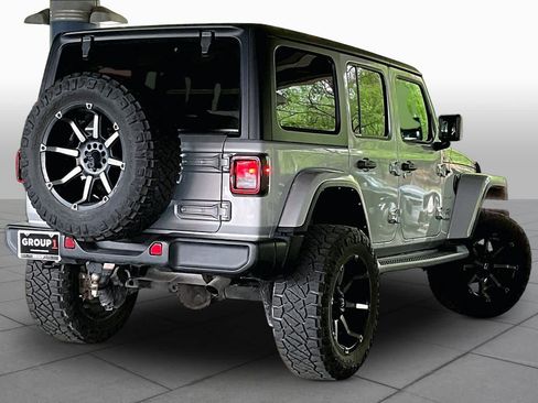 Used 2022 Jeep Wrangler Unlimited Sahara w/ Cold Weather Group AWD/4WD image 12