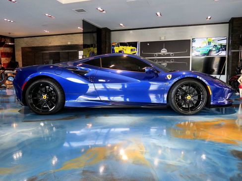 Used 2020 Ferrari F8 Tributo RWD image 10