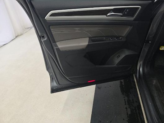Used 2023 Volkswagen Atlas SE AWD/4WD image 9