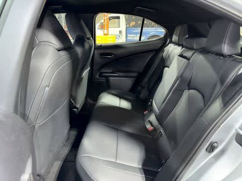 Used 2023 Lexus UX 250h AWD image 17