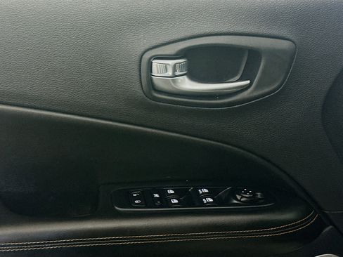 Used 2021 Jeep Compass Limited image 15