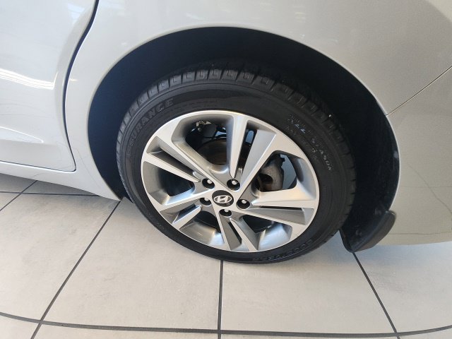 Used 2017 Hyundai Elantra Limited FWD image 26