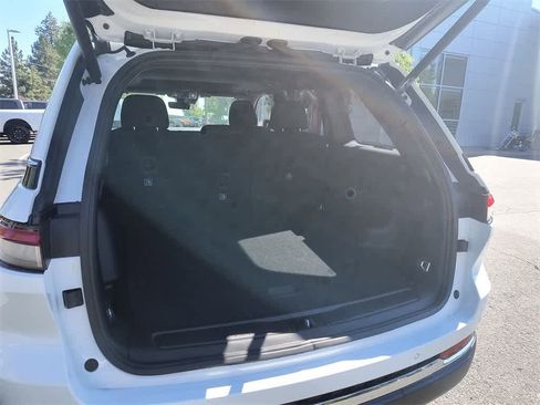 New 2025 Jeep Grand Cherokee Laredo X w/ Luxury Tech Group I image 23