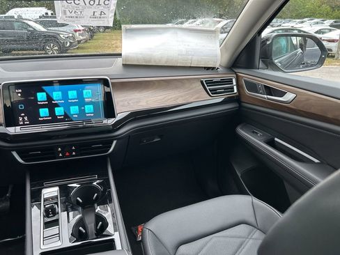 New 2026 Volkswagen Atlas SE FWD image 11