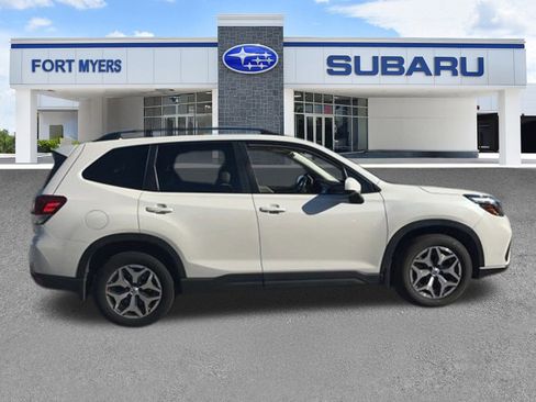 Used 2019 Subaru Forester Premium image 11